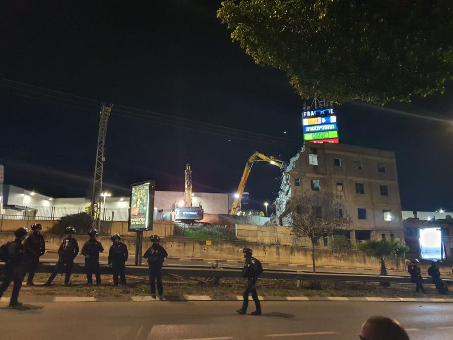  هدم بناية من 3 طوابق في مدينة الناصرة